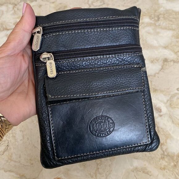 Roots Hanging Pouch Tribe Leather Crossbody Bag Black - Picture 1 of 8